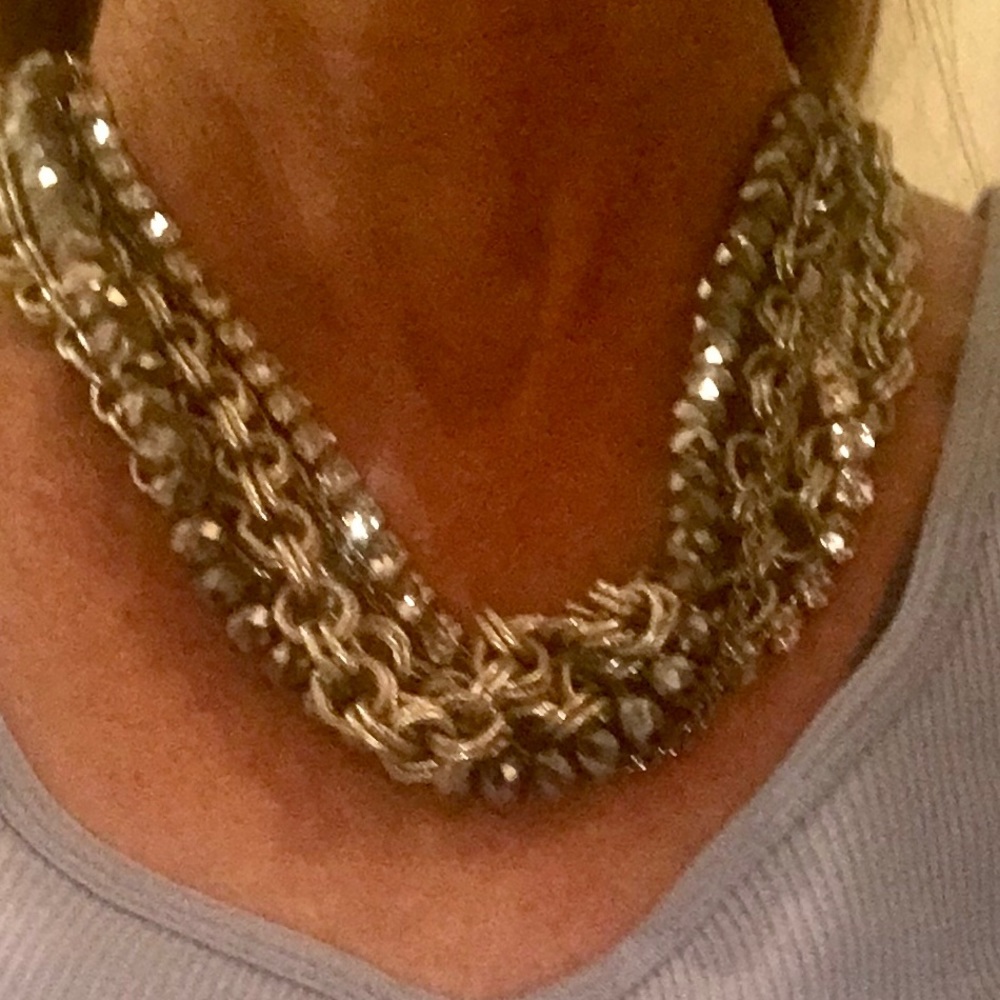 Statement Piece chunky & glamorous necklace!